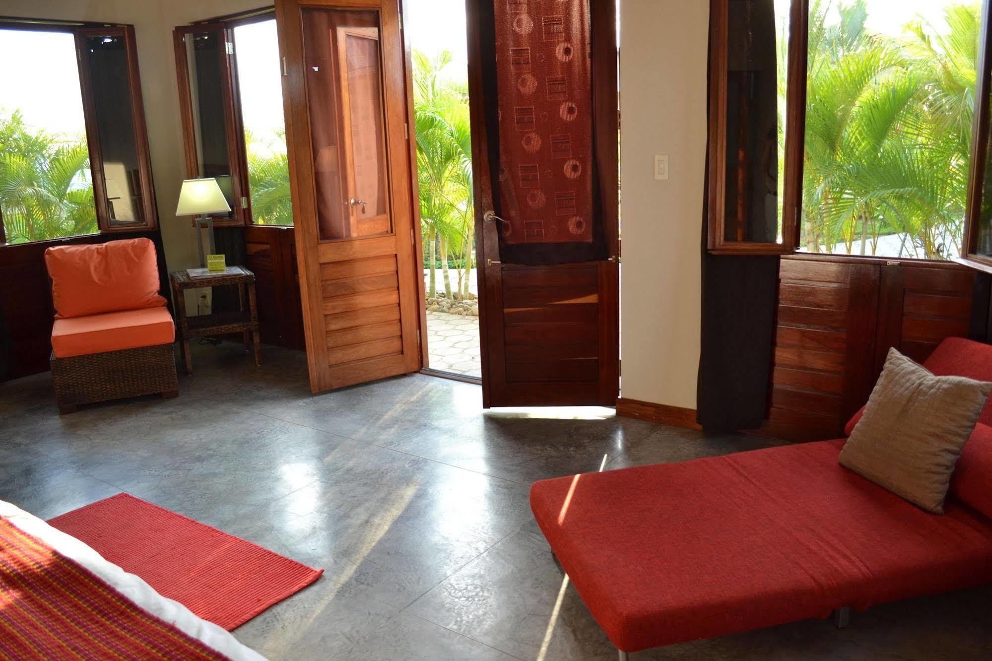 Soma Surf Resort Tola Eksteriør bilde